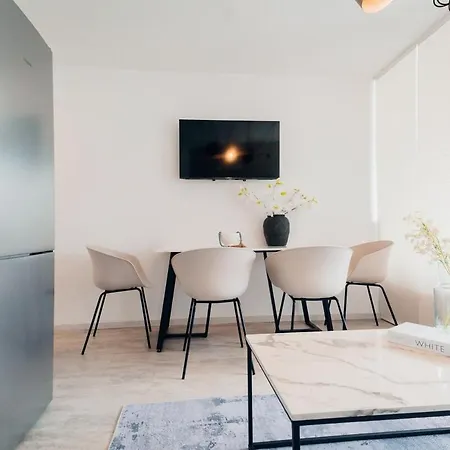 1 Bedroom - Zentral - Business - Wifi - Kueche - Netflix - Parkhaus Appartamento *